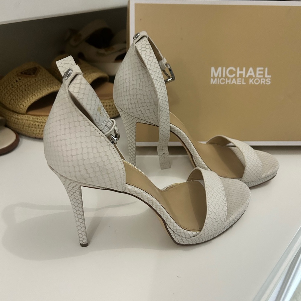 Michael Kors Textured White Heels - Picture 3 of 7